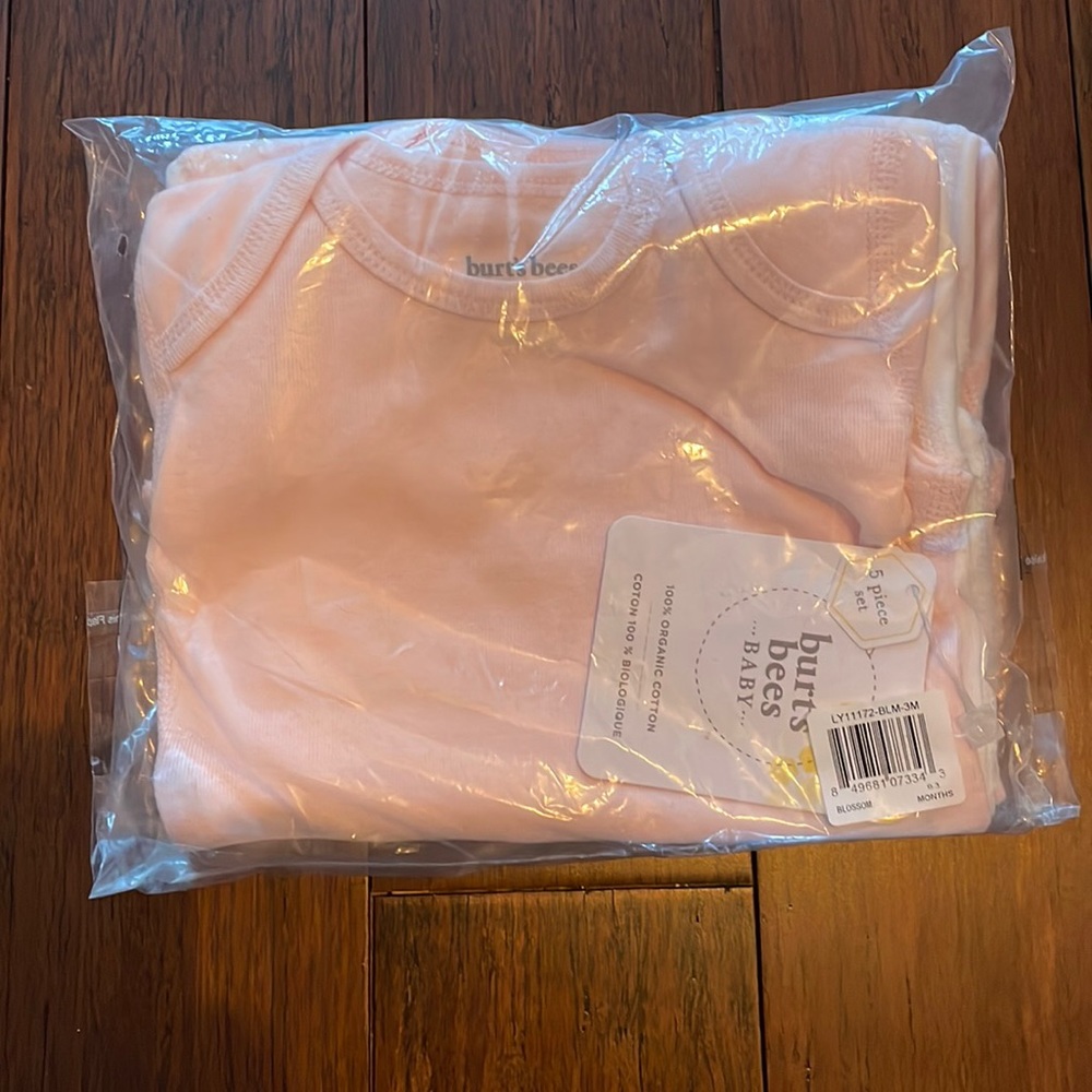 Burt’s Bee’s Baby 5 pack short sleeve bodysuits